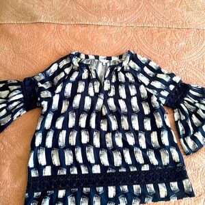 Flowing women’s Crown and Ivy blouse